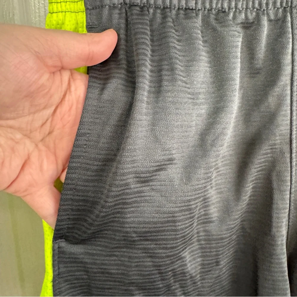 Nike layup 2.0 black volt basketball shorts‎ size large